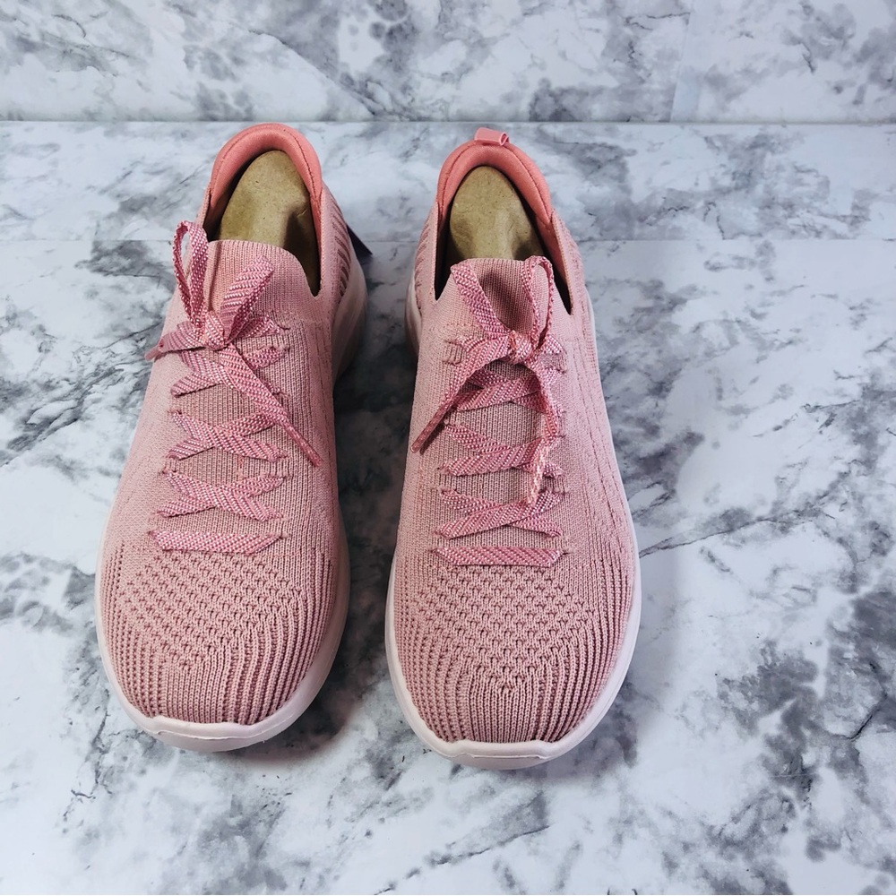 New Skechers 302277L Ultra Flex 2.0  Classic Jump KIDS Size 2 Color Light Pink .